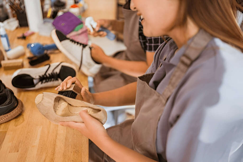 Best Shoe Laundry Services in Delhi ncr