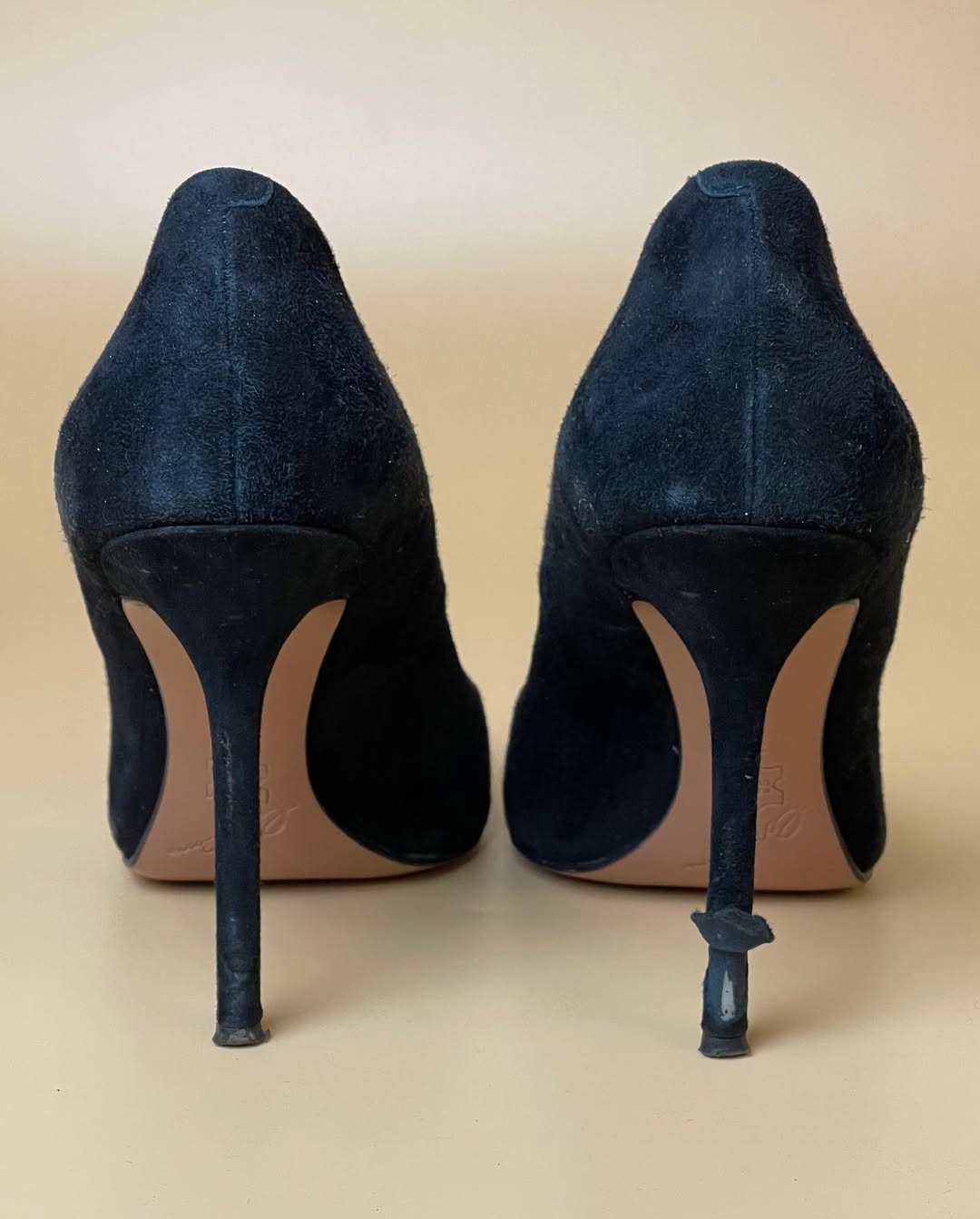 Leather heel restoration Gurgaon